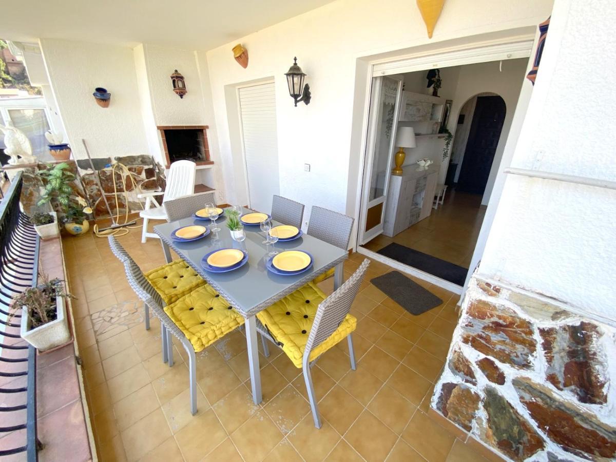 Teules 1 3 Apartman Roses Kültér fotó