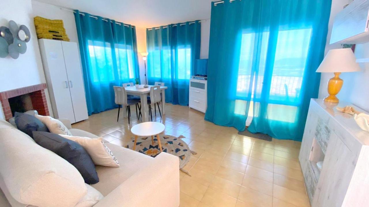 Teules 1 3 Apartman Roses Kültér fotó